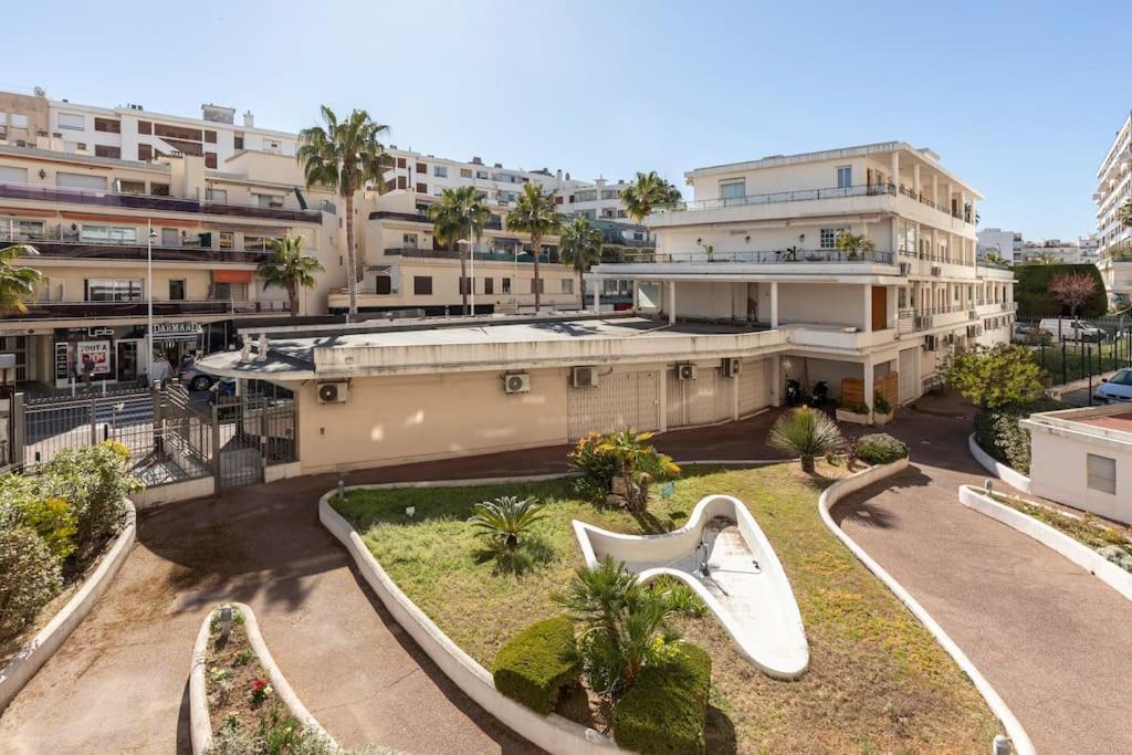 Lumineux, Ensoleillee, Proche Plage ,Coeur De Centre Ville, Chaleureux, Antibes Exterior photo